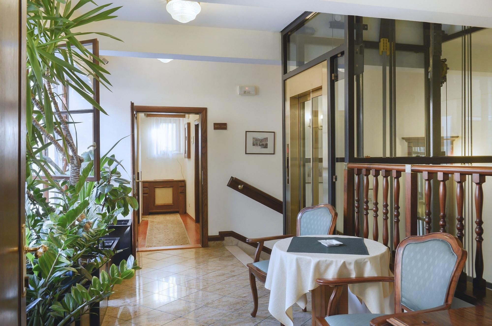 Grand Hotel Praha Ngoại thất bức ảnh